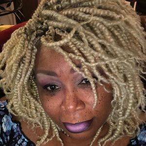 Meet your Posher, Bridget w